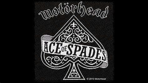 Ace of Spades Hızlı Gitar Rifleri ve Enerjik Vokallerin Birleşimiyle Klasik Bir Heavy Metal Eseri