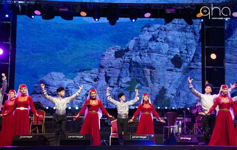  Çoban Çalmıştı Flütünü -  Hüzünlü Halk Türküleri İçinde Coşkulu Bir Dans Ritmi